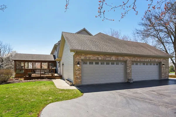 $989,000 | 54 Gentry Drive, Hawthorn Woods, IL 60047