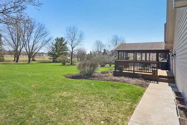 $989,000 | 54 Gentry Drive, Hawthorn Woods, IL 60047