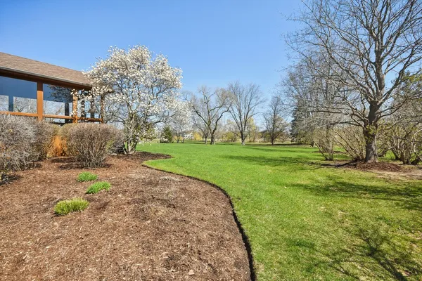$989,000 | 54 Gentry Drive, Hawthorn Woods, IL 60047