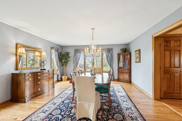 $989,000 | 54 Gentry Drive, Hawthorn Woods, IL 60047