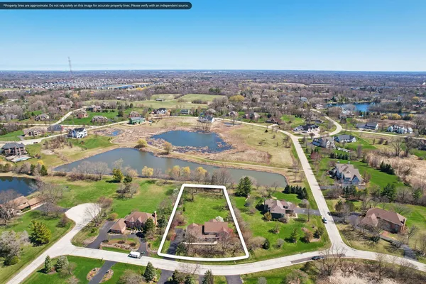 $989,000 | 54 Gentry Drive, Hawthorn Woods, IL 60047