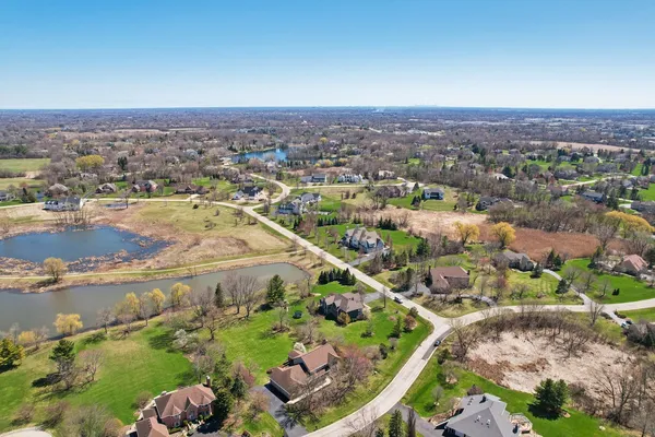 $989,000 | 54 Gentry Drive, Hawthorn Woods, IL 60047