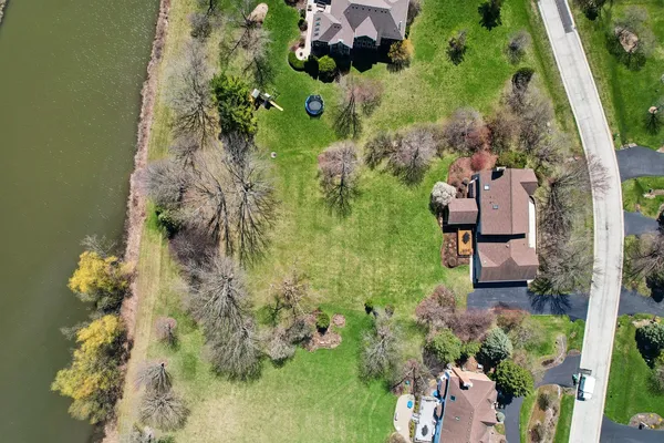 $989,000 | 54 Gentry Drive, Hawthorn Woods, IL 60047