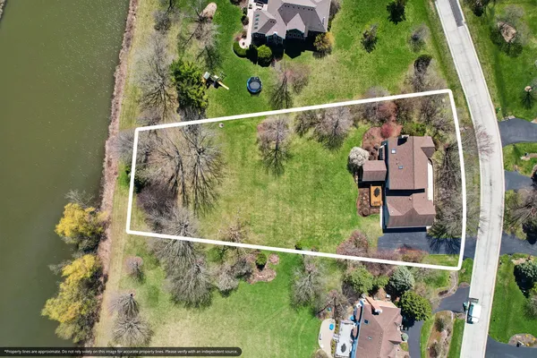 $989,000 | 54 Gentry Drive, Hawthorn Woods, IL 60047