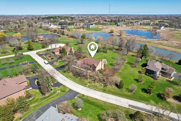 $989,000 | 54 Gentry Drive, Hawthorn Woods, IL 60047