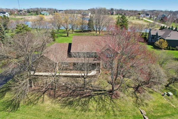 $989,000 | 54 Gentry Drive, Hawthorn Woods, IL 60047