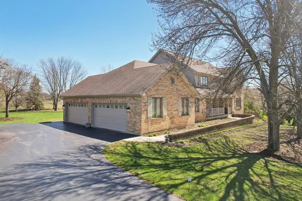 $989,000 | 54 Gentry Drive, Hawthorn Woods, IL 60047