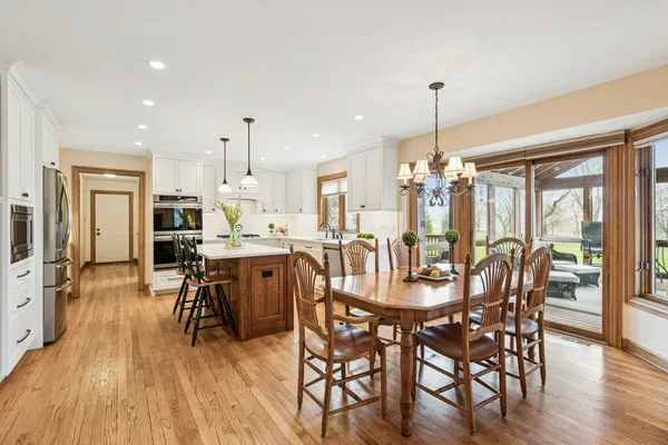 $989,000 | 54 Gentry Drive, Hawthorn Woods, IL 60047