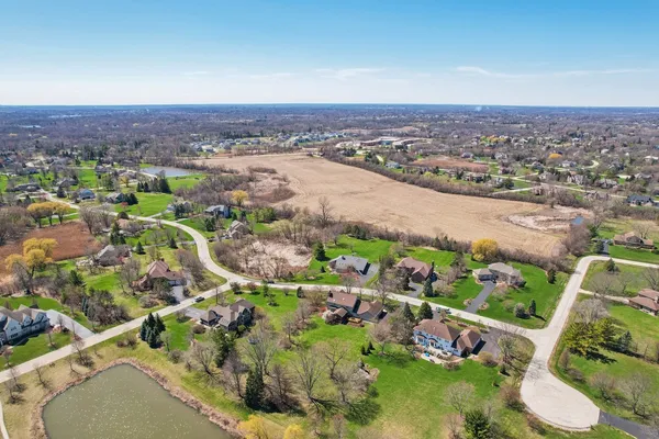 $989,000 | 54 Gentry Drive, Hawthorn Woods, IL 60047