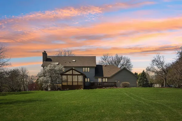 $989,000 | 54 Gentry Drive, Hawthorn Woods, IL 60047