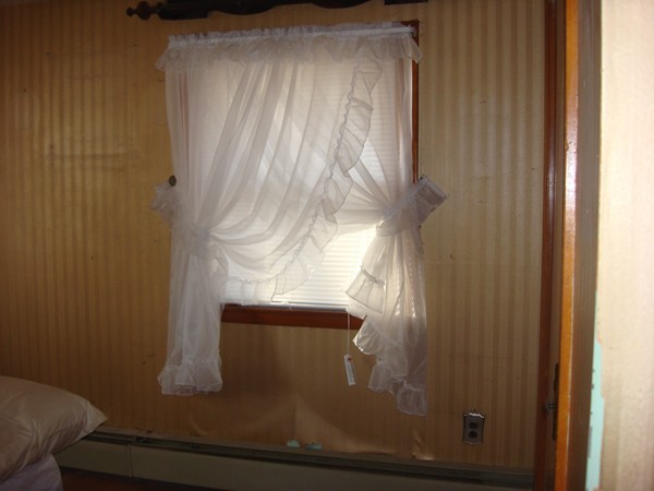1191 Burnett Road Chicopee, MA 01020 - Photo 13 of 15 Gallery Image 13