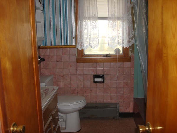 1191 Burnett Road Chicopee, MA 01020 - Photo 14 of 15 Gallery Image 14