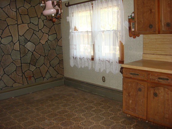 1191 Burnett Road Chicopee, MA 01020 - Photo 8 of 15 Gallery Image 8