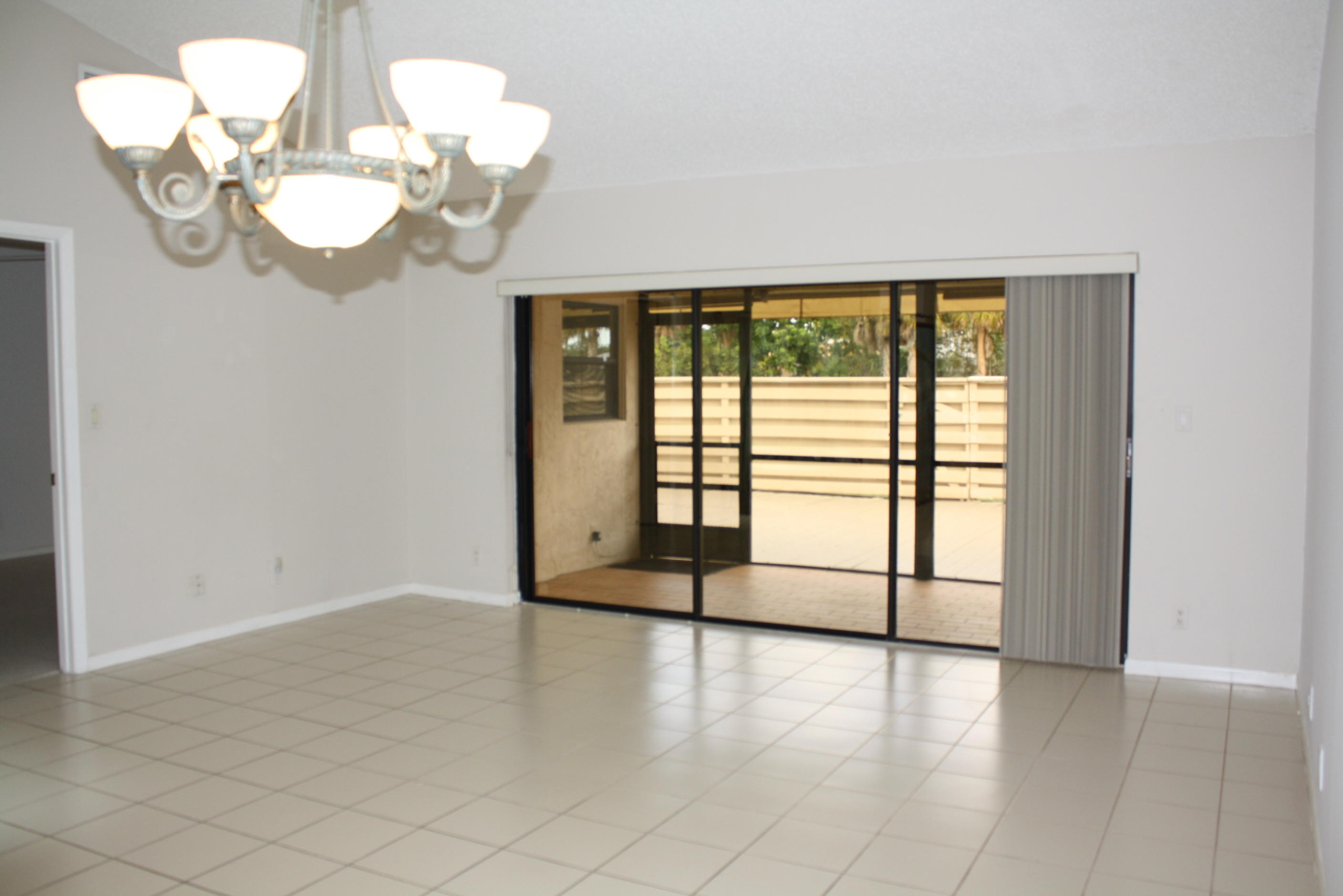 6945 Barbarossa Street Boca Raton, FL 33433 - Photo 5 of 27 LIVING ROOM