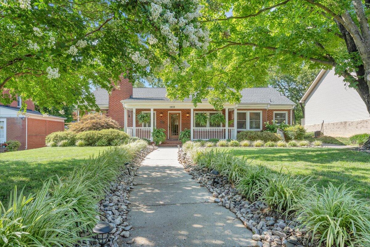 1933 Grandin Road Southwest Roanoke, VA 24015 - Photo 50 of 57 50-MIB09236