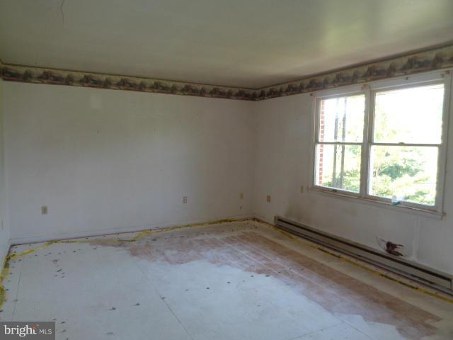 337 Lockhouse Road Falling Waters, WV 25419 - Photo 6 of 24 Living Room