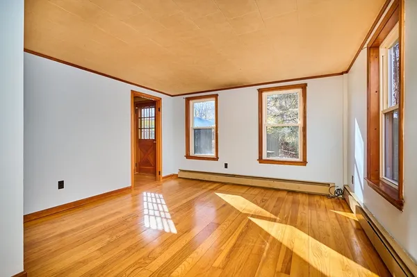 $299,000 | 158 Main Street, Williamsburg, MA 01039