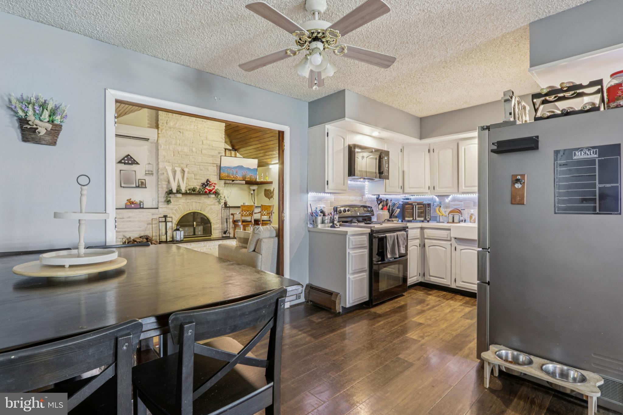 29 Vividleaf Lane Levittown, PA 19054 - Photo 15 of 56