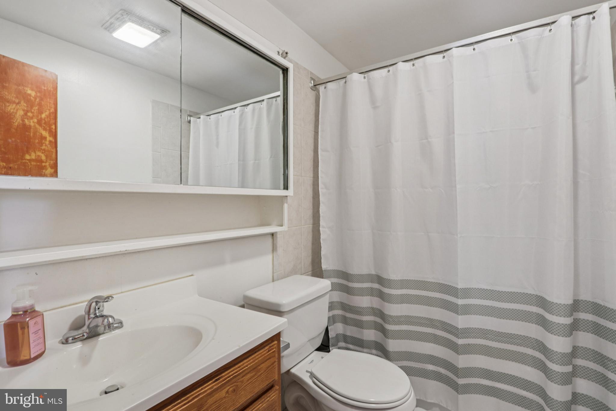 29 Vividleaf Lane Levittown, PA 19054 - Photo 40 of 56 Upstairs bath