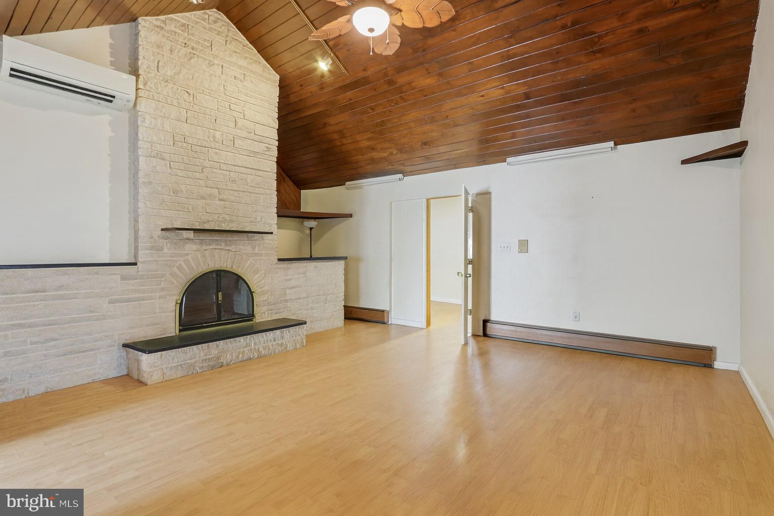 29 Vividleaf Lane Levittown, PA 19054 - Photo 5 of 56 Digitally staged