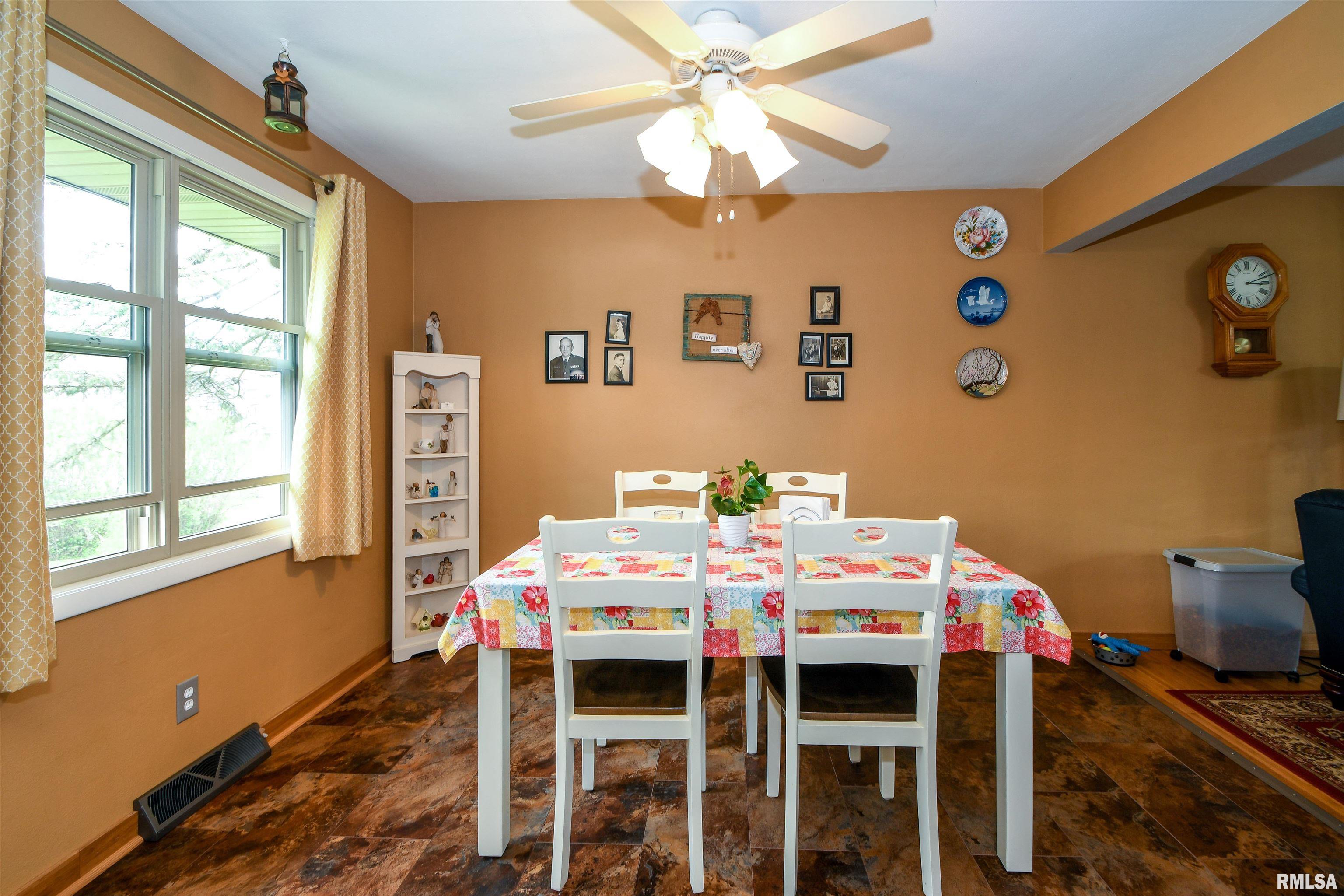 3403 West Chartwell Road Peoria, IL 61614 - Photo 12 of 41 Gallery Image 12