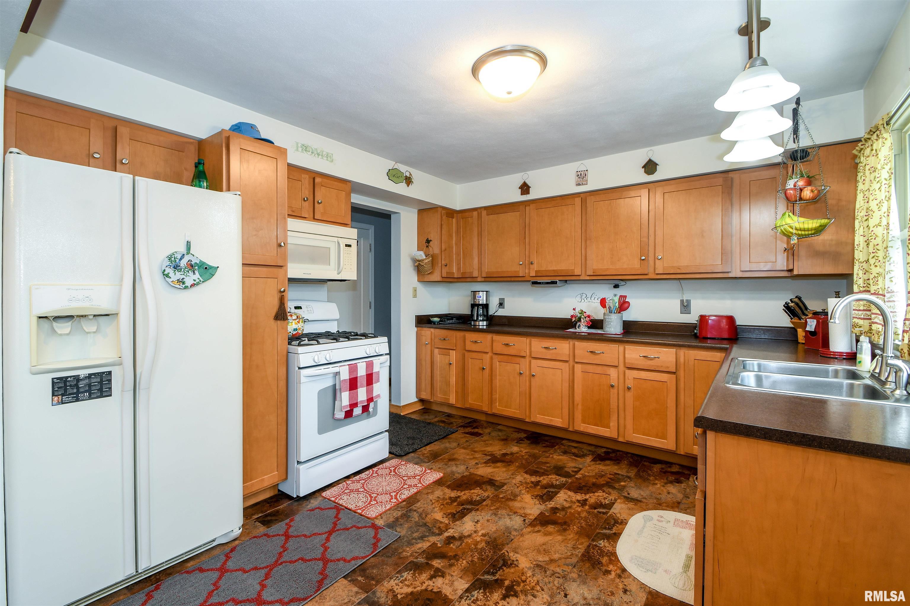 3403 West Chartwell Road Peoria, IL 61614 - Photo 18 of 41 Gallery Image 18