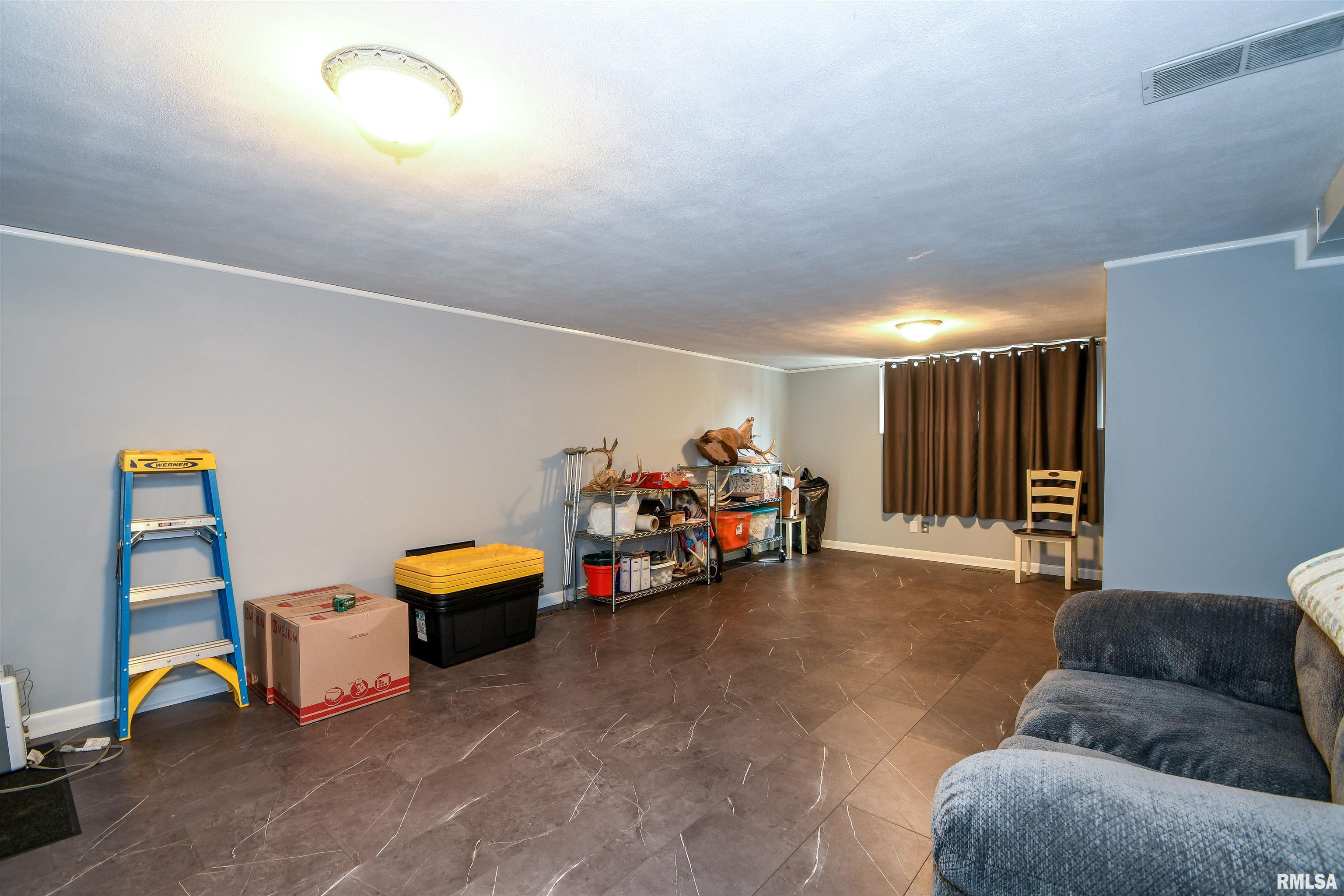 3403 West Chartwell Road Peoria, IL 61614 - Photo 32 of 41 Gallery Image 32