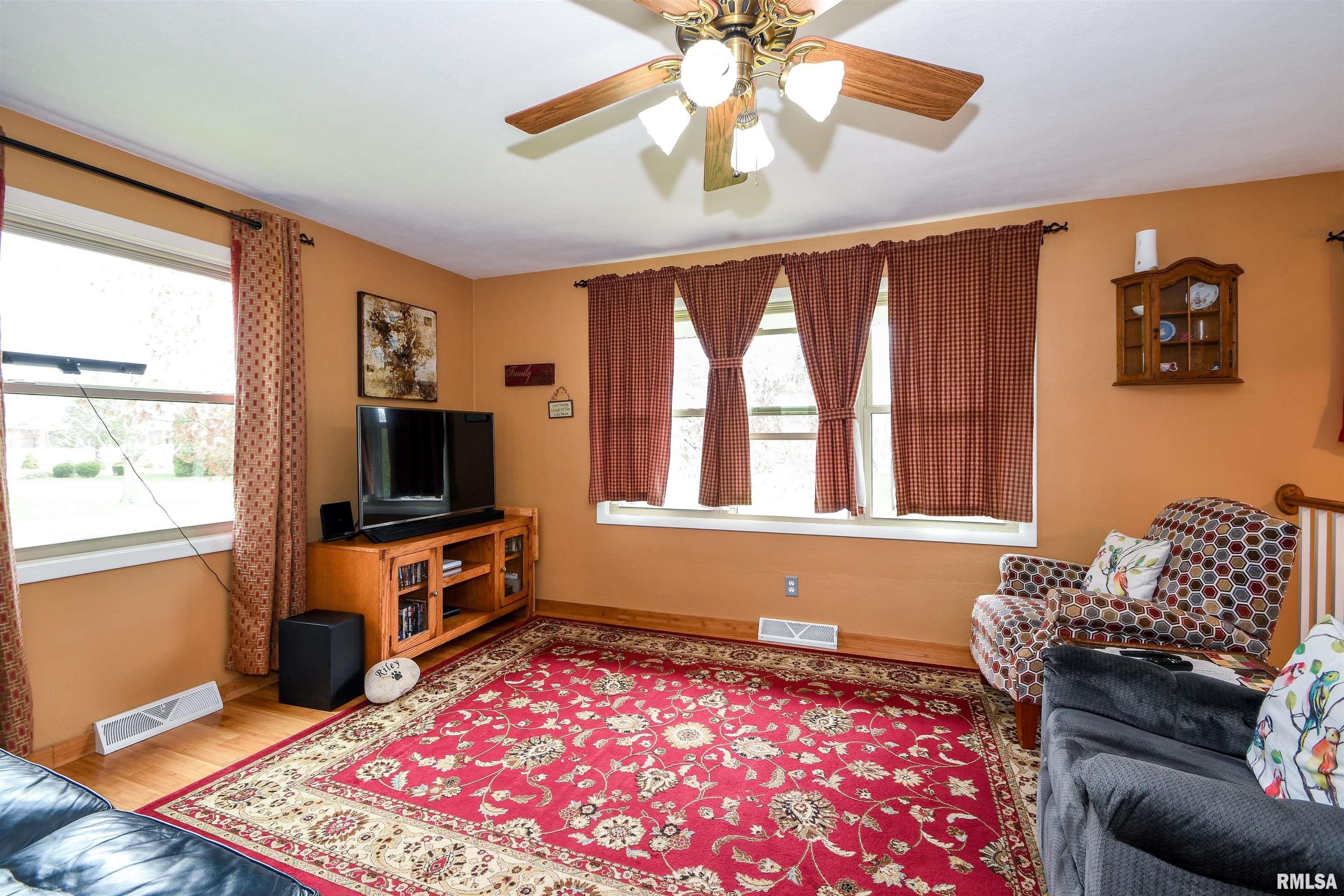 3403 West Chartwell Road Peoria, IL 61614 - Photo 9 of 41 Gallery Image 9