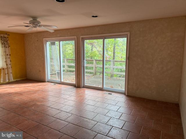 8629 Indian Springs Road Frederick, MD 21702 - Photo 6 of 9 a view of an empty room with a window