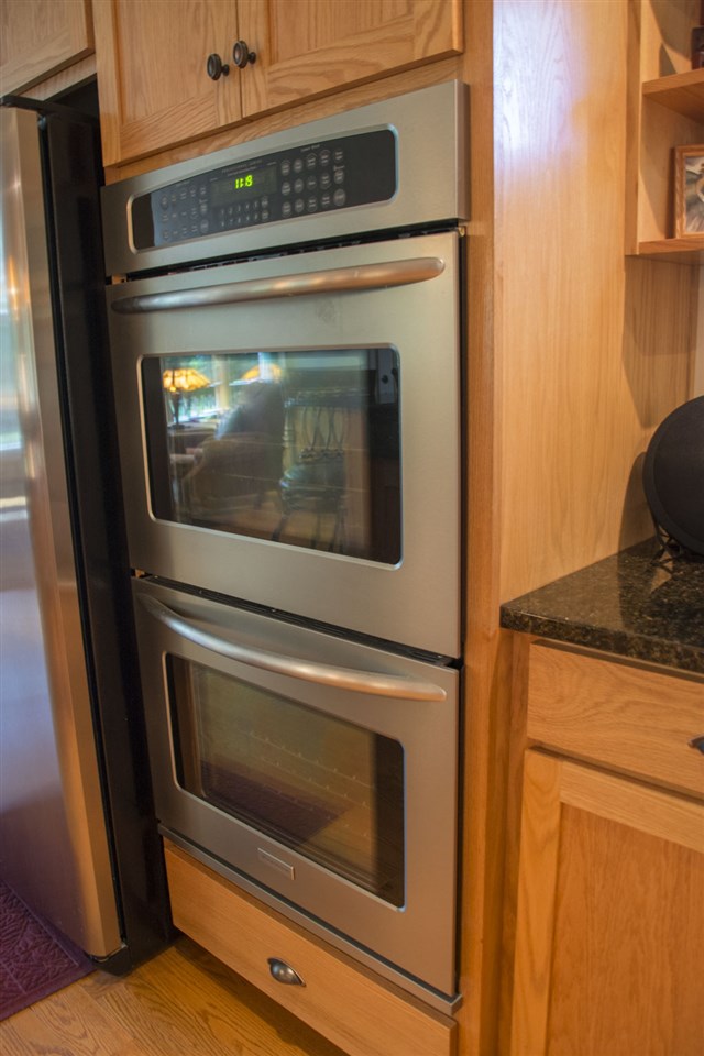 2349 North River Road Bridgewater, VA 22812 - Photo 8 of 40 a close view of a stove and microwave