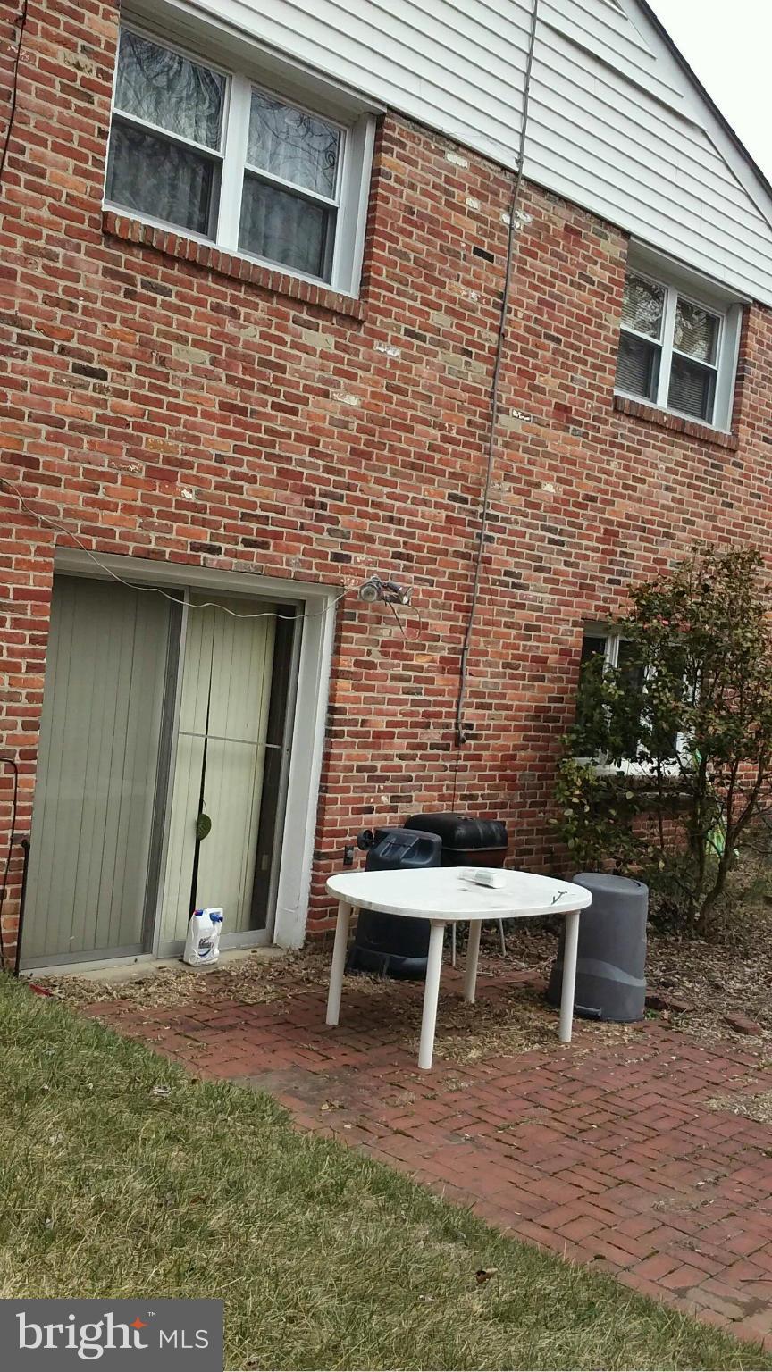 410 Nottingham Road Baltimore, MD 21229 - Photo 2 of 5 Exterior (Rear)
