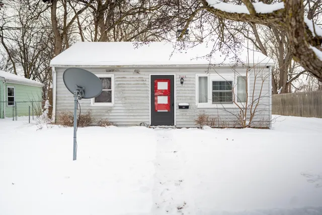 $80,000 | 2105 Mary Avenue, Lansing, MI 48910