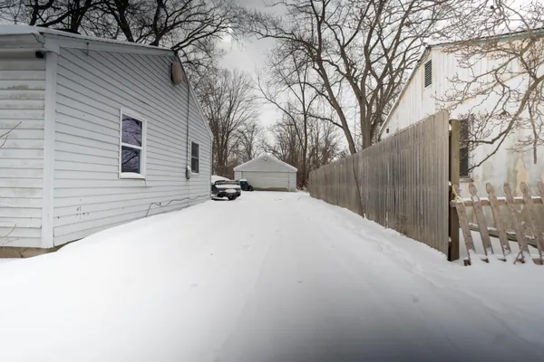 $70,000 | 2105 Mary Avenue, Lansing, MI 48910