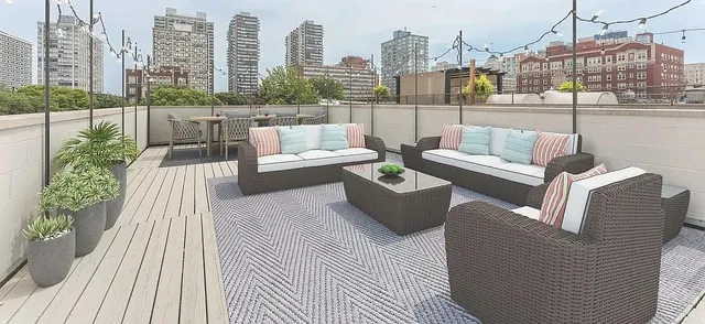 $4,500 | 5731 North Winthrop Avenue, Unit PH, Chicago, IL 60660