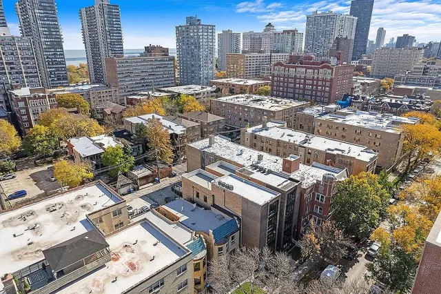 $4,500 | 5731 North Winthrop Avenue, Unit PH, Chicago, IL 60660