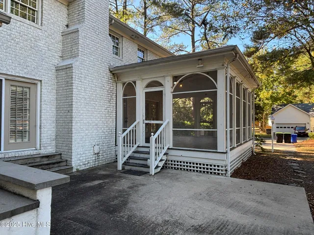 $289,000 | 920 West Memorial Drive, Ahoskie, NC 27910