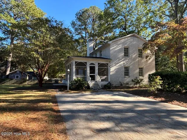 $289,000 | 920 West Memorial Drive, Ahoskie, NC 27910