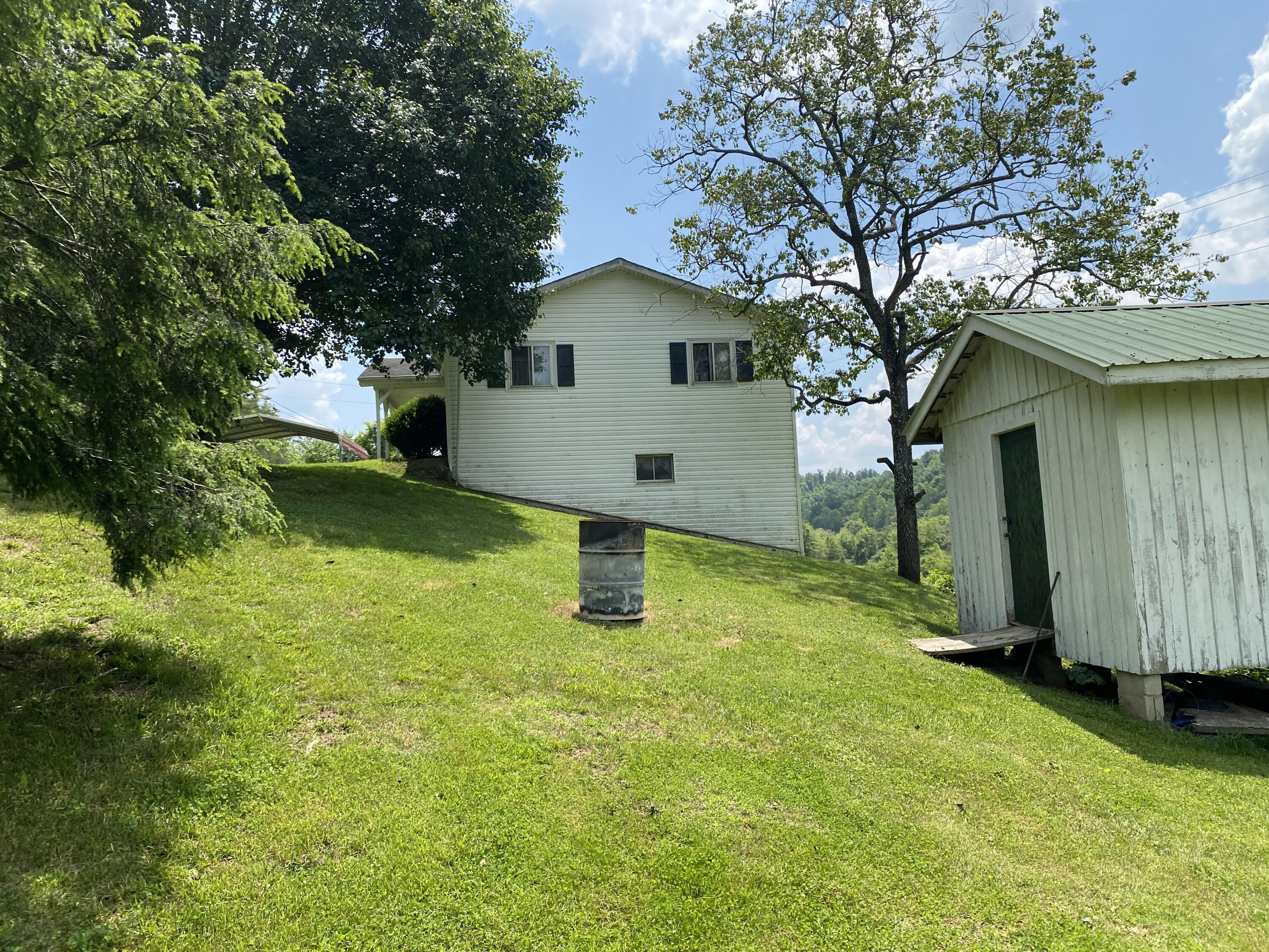648 Hayes Creek Road Strunk, KY 42649 - Photo 5 of 45 IMG_7210