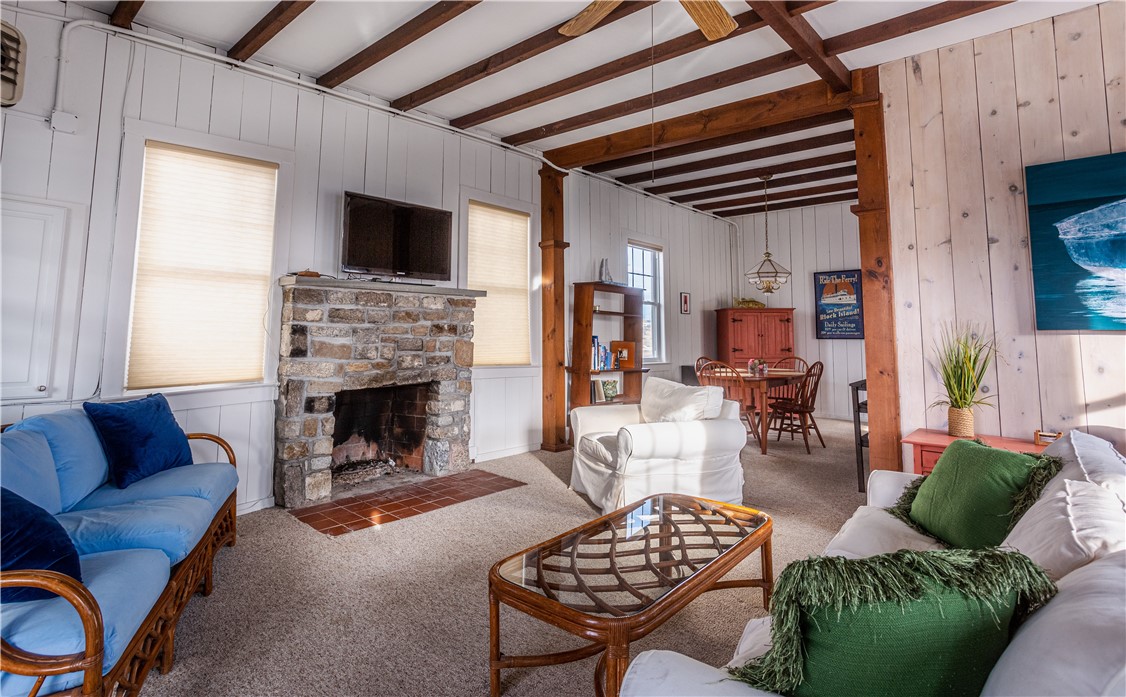 7 Champlin Avenue Narragansett, RI 02879 - Photo 8 of 28