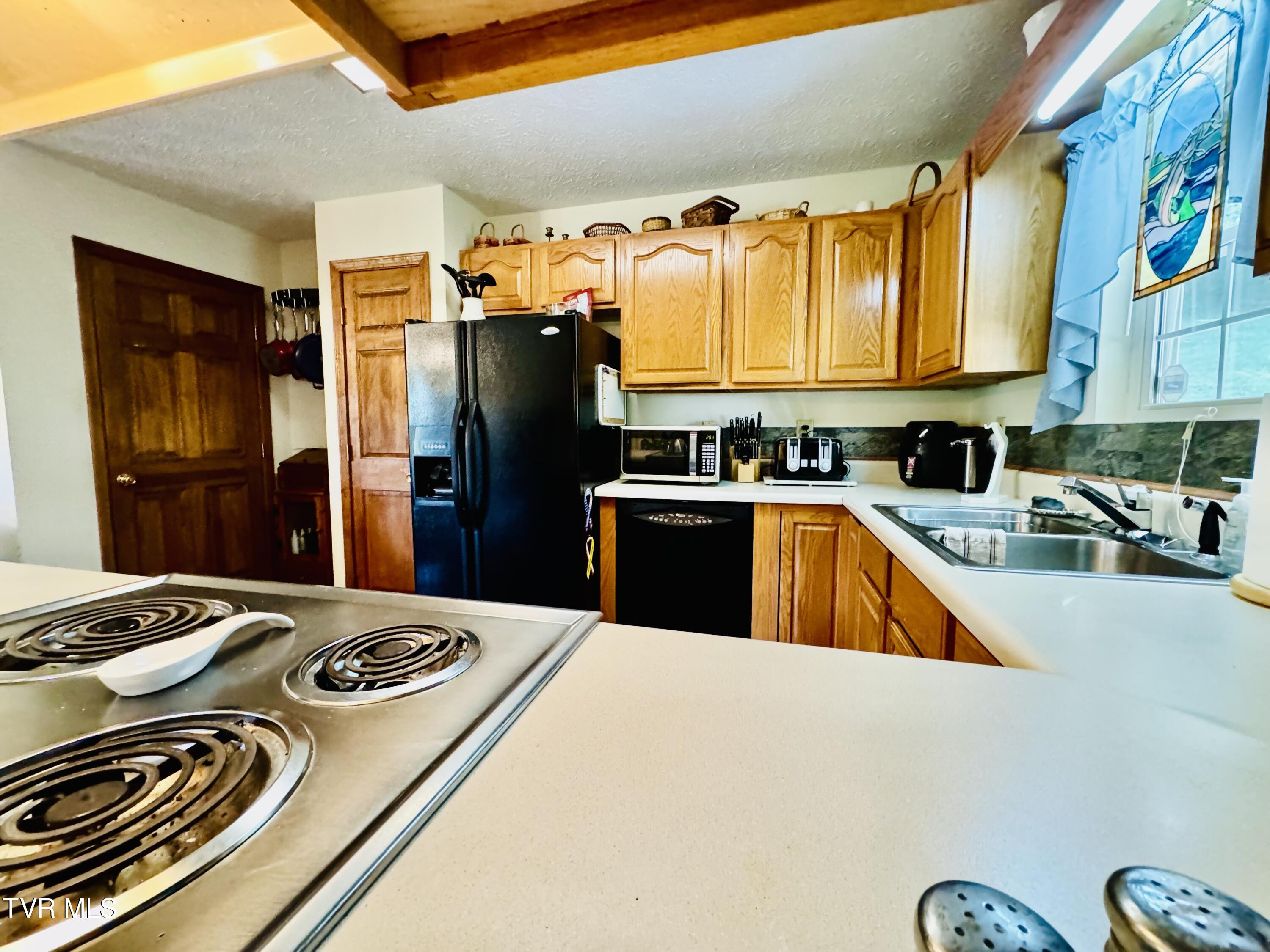 204 Clay Little Road Elizabethton, TN 37643 - Photo 12 of 37 IMG_0399