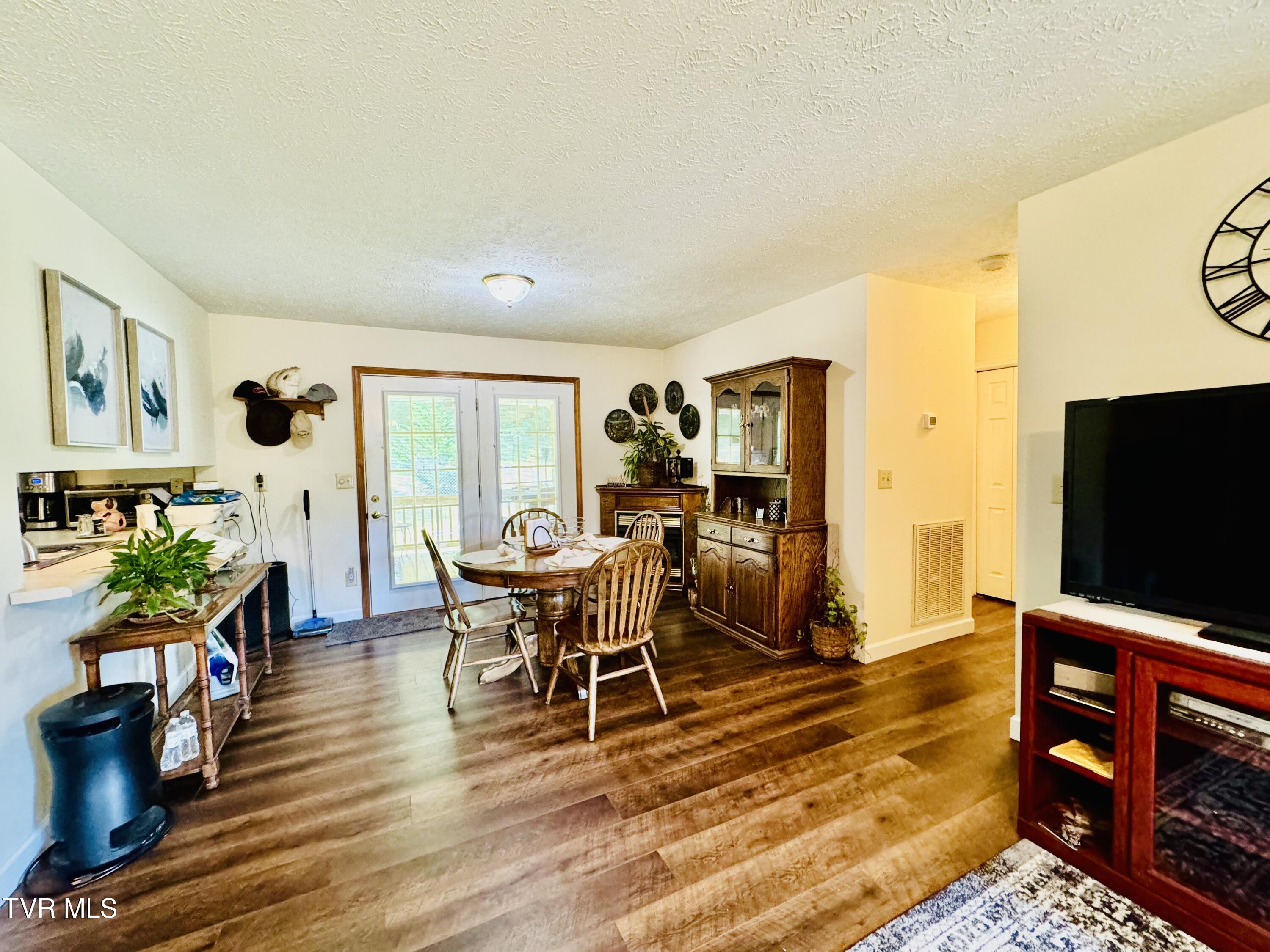 204 Clay Little Road Elizabethton, TN 37643 - Photo 13 of 37 IMG_0402