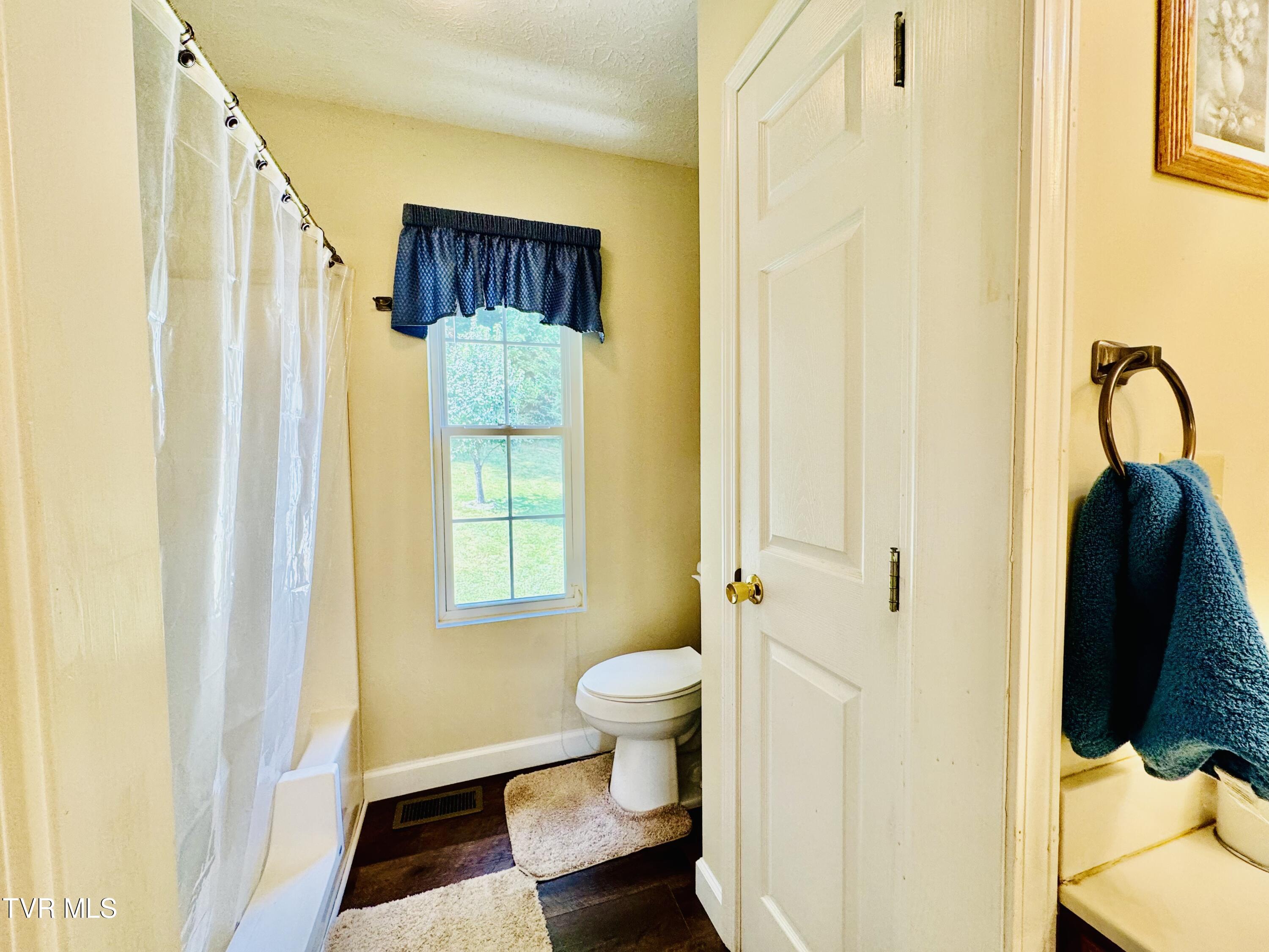 204 Clay Little Road Elizabethton, TN 37643 - Photo 15 of 37 IMG_0409