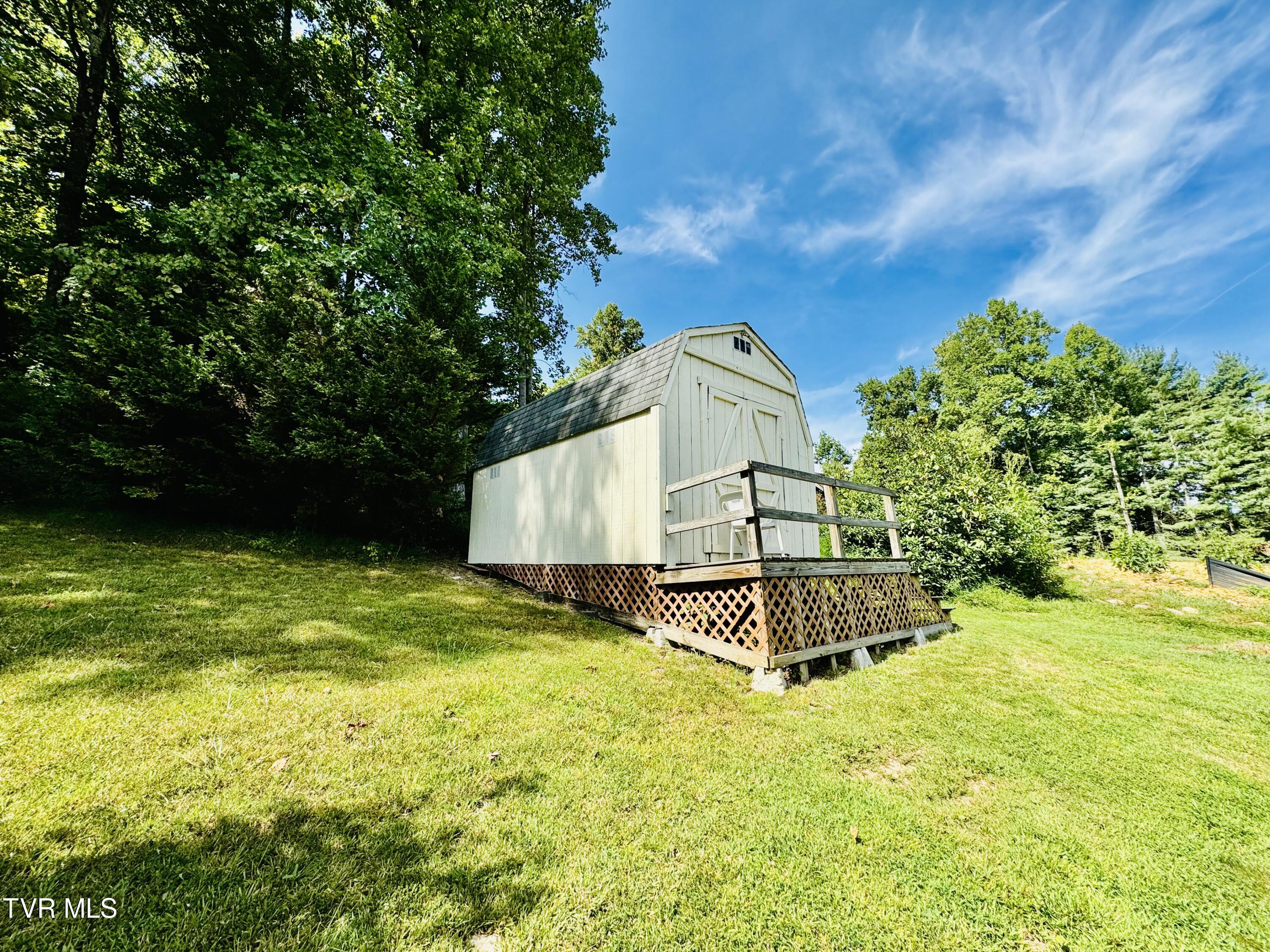 204 Clay Little Road Elizabethton, TN 37643 - Photo 29 of 37 IMG_0415