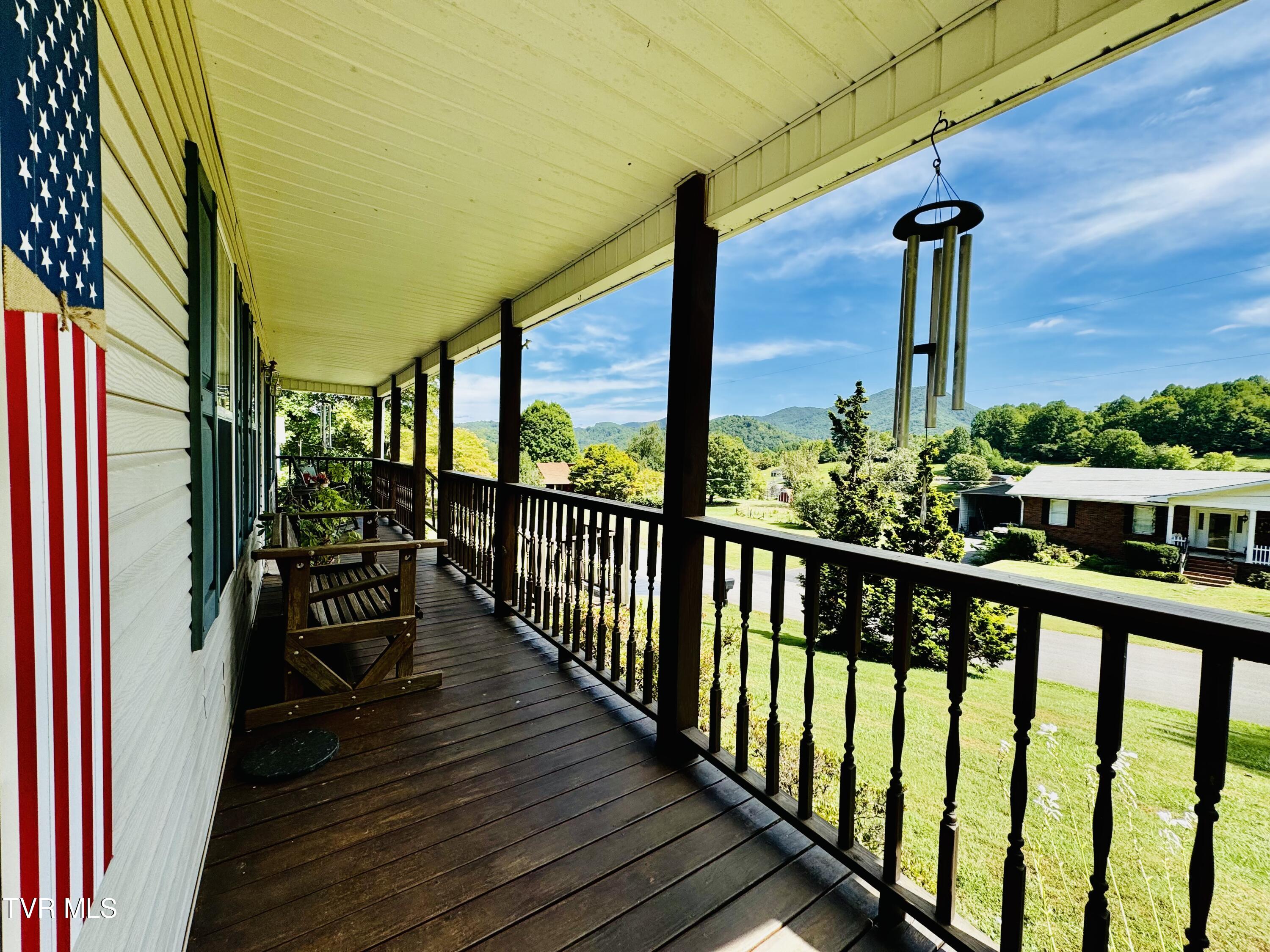 204 Clay Little Road Elizabethton, TN 37643 - Photo 3 of 37 IMG_0390