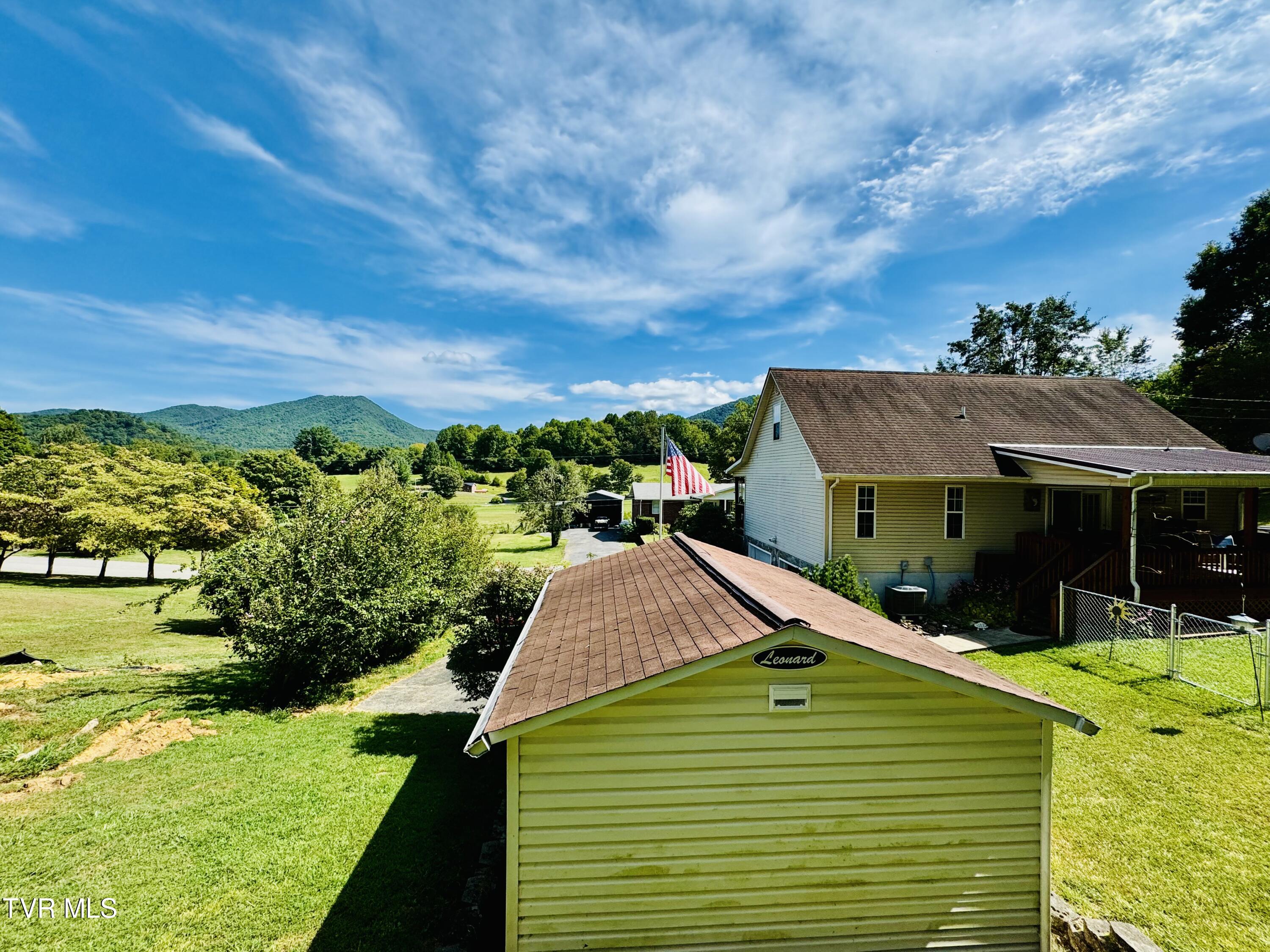 204 Clay Little Road Elizabethton, TN 37643 - Photo 32 of 37 IMG_0417