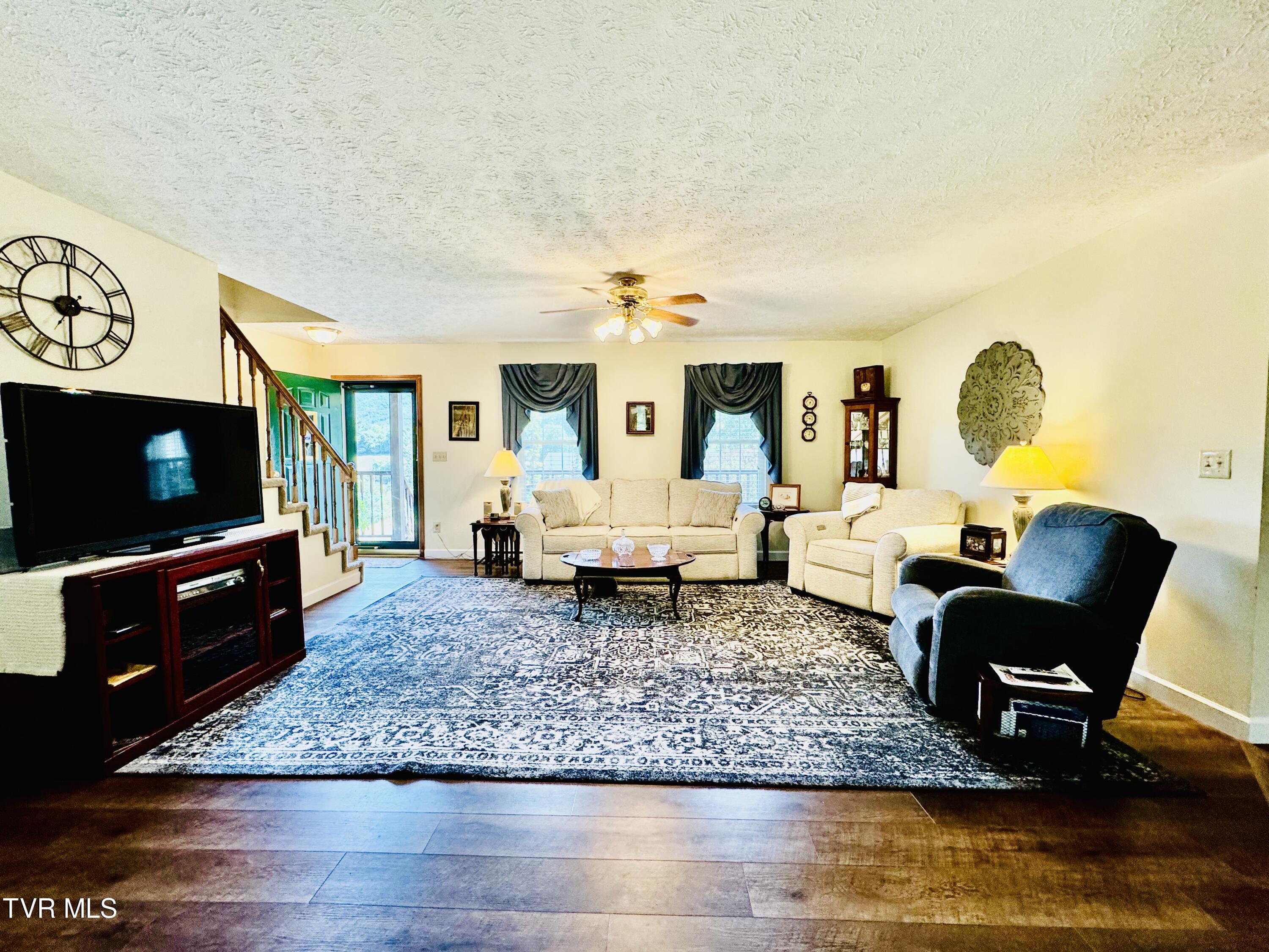 204 Clay Little Road Elizabethton, TN 37643 - Photo 6 of 37 IMG_0393