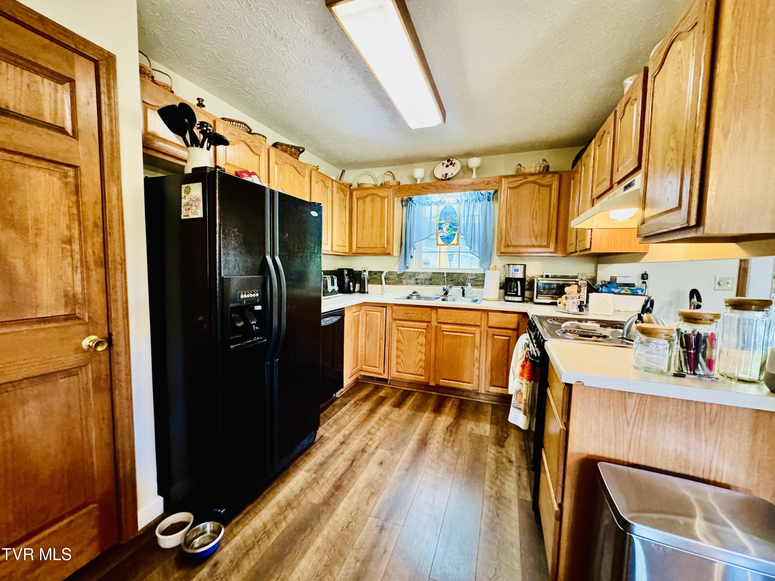 204 Clay Little Road Elizabethton, TN 37643 - Photo 9 of 37 IMG_0396