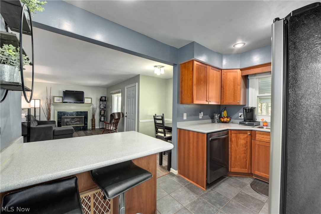 4437 Roadoan Road Cleveland, OH 44144 - Photo 9 of 35 Gallery Image 9