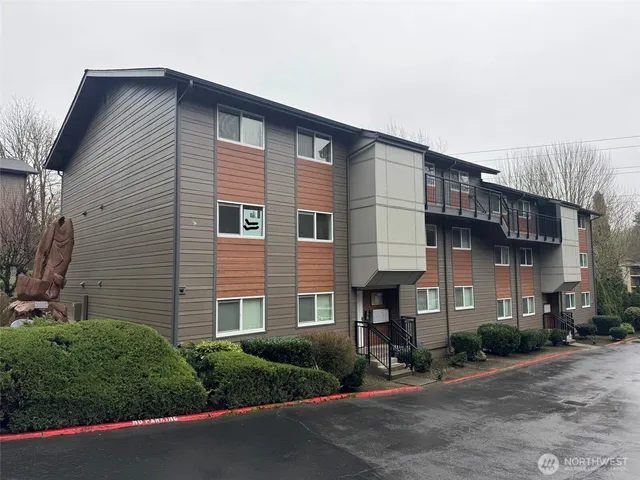 $325,000 | 220 Southwest Clark Street, Unit B201, Issaquah, WA 98027