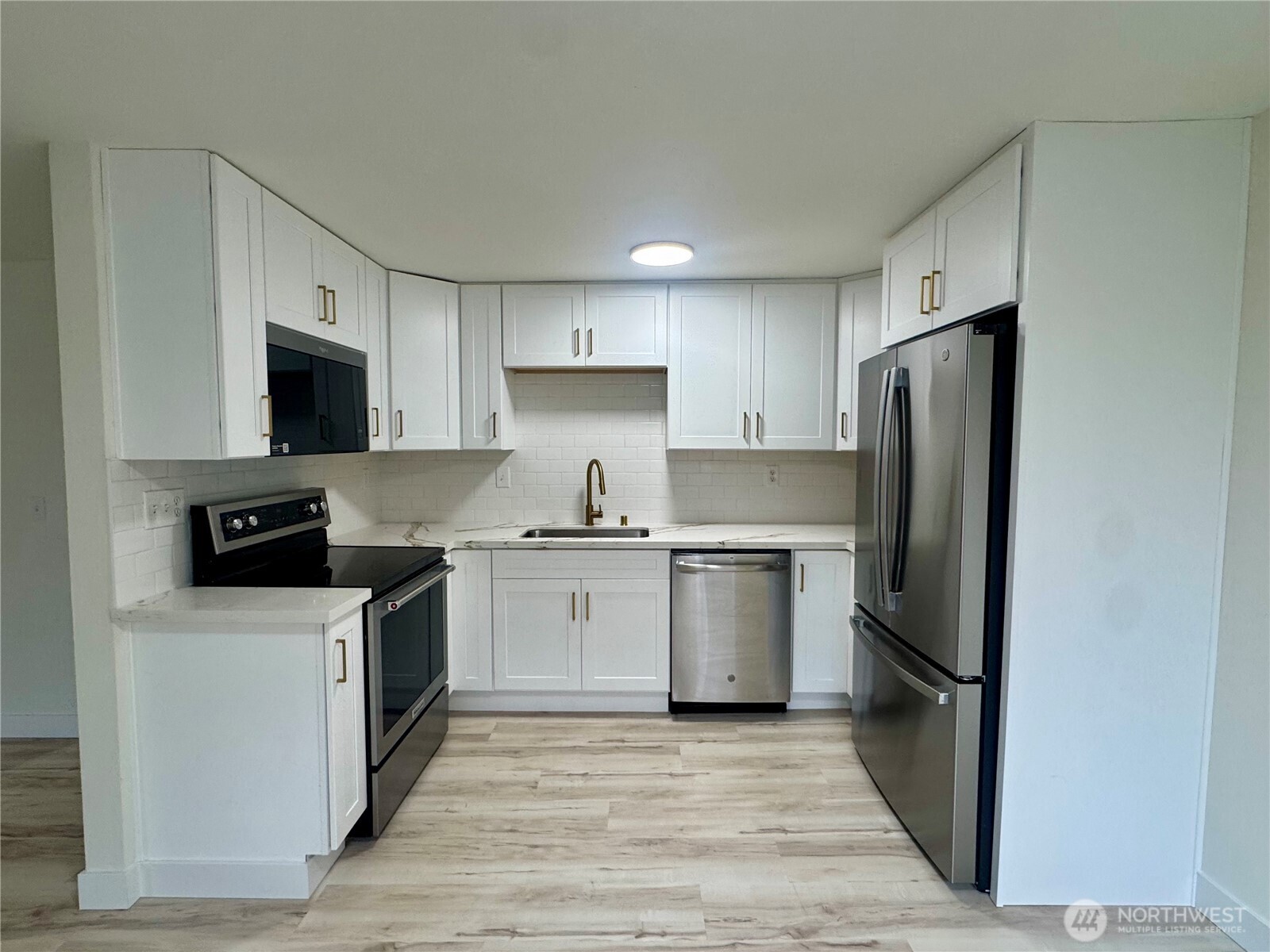 220 Southwest Clark Street, Unit B201 Issaquah, WA 98027 - Photo 2 of 11